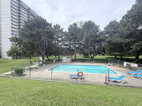 Photo 25 at 109 - 25 Silver Springs Boulevard, L'Amoreaux, Toronto