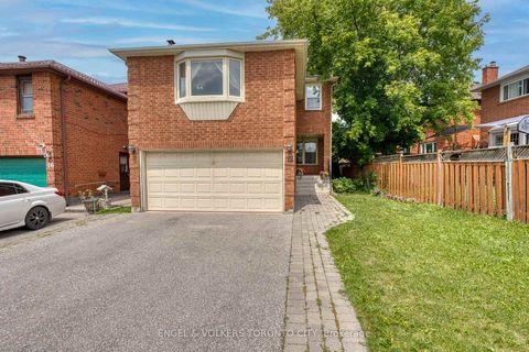 Photo 1 at 12 Millbank Court, Brownridge, Vaughan