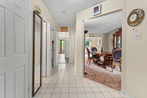 Photo 6 at 12 Millbank Court, Brownridge, Vaughan