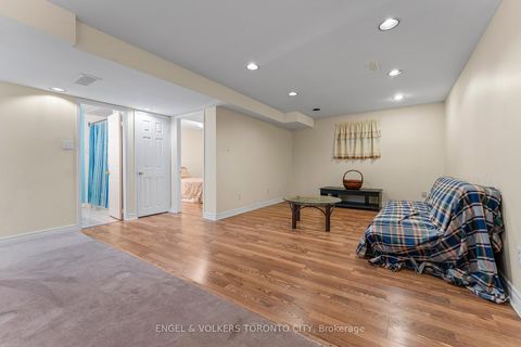 Photo 34 at 12 Millbank Court, Brownridge, Vaughan