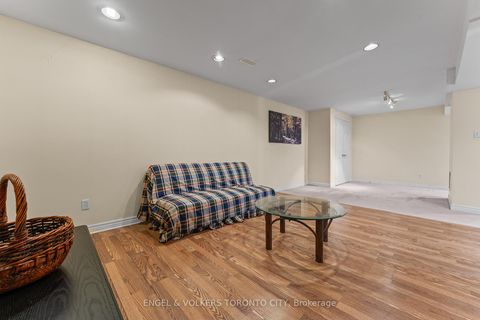 Photo 35 at 12 Millbank Court, Brownridge, Vaughan