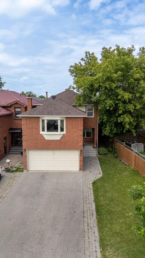 Photo 40 at 12 Millbank Court, Brownridge, Vaughan