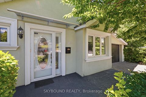 Photo 4 at 358 Silverthorn Avenue, Eglinton West, Toronto