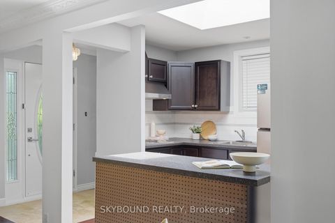Photo 12 at 358 Silverthorn Avenue, Eglinton West, Toronto