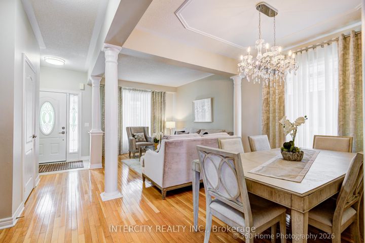 Photo 5 at 27 Modesto Crescent, Bram East, Brampton