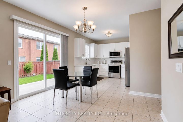 Photo 7 at 27 Modesto Crescent, Bram East, Brampton