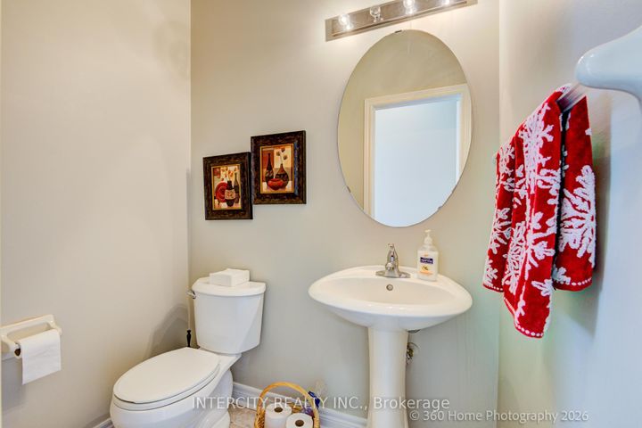 Photo 10 at 27 Modesto Crescent, Bram East, Brampton