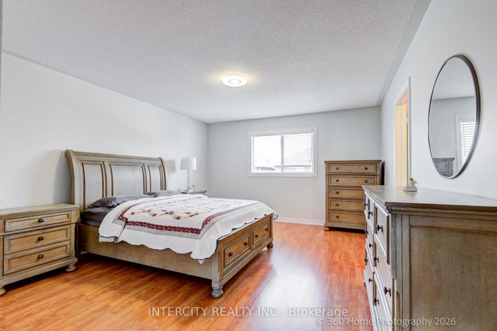 Photo 12 at 27 Modesto Crescent, Bram East, Brampton