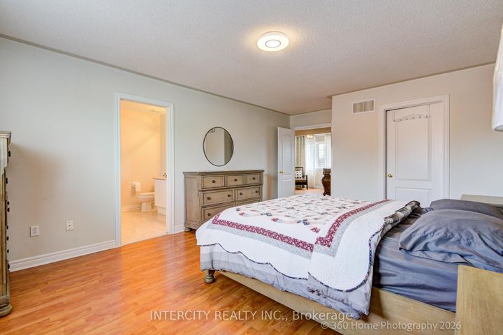 Photo 13 at 27 Modesto Crescent, Bram East, Brampton