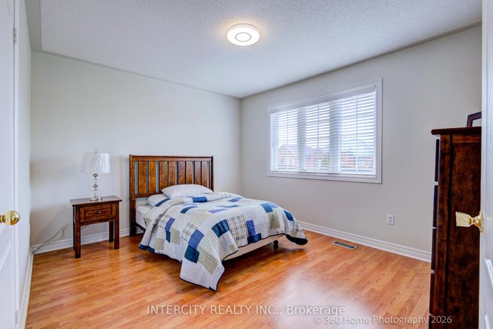 Photo 17 at 27 Modesto Crescent, Bram East, Brampton