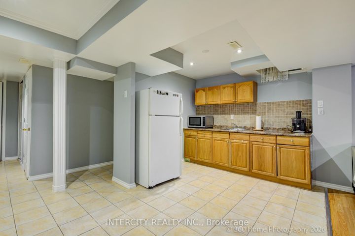Photo 21 at 27 Modesto Crescent, Bram East, Brampton