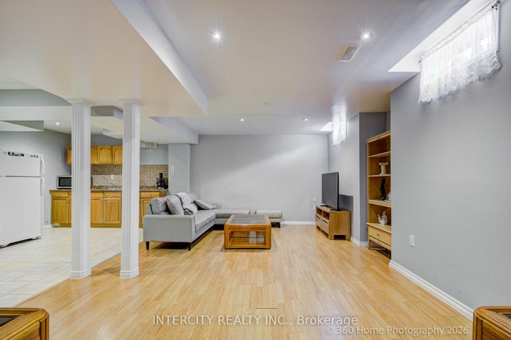 Photo 22 at 27 Modesto Crescent, Bram East, Brampton