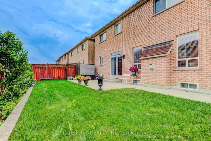 Photo 27 at 27 Modesto Crescent, Bram East, Brampton