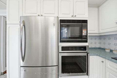Photo 7 at 23 Pipers Green Avenue, Agincourt North, Toronto