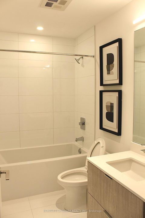 Photo 2 at 5511 - 395 Bloor Street E, North St. James Town, Toronto