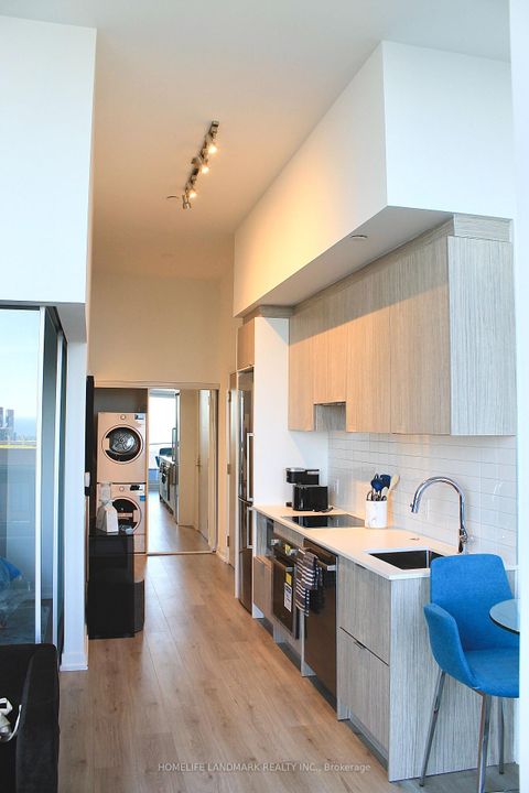Photo 3 at 5511 - 395 Bloor Street E, North St. James Town, Toronto