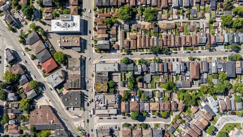 Photo 37 at 2 Amherst Avenue, Oakwood Village, Toronto