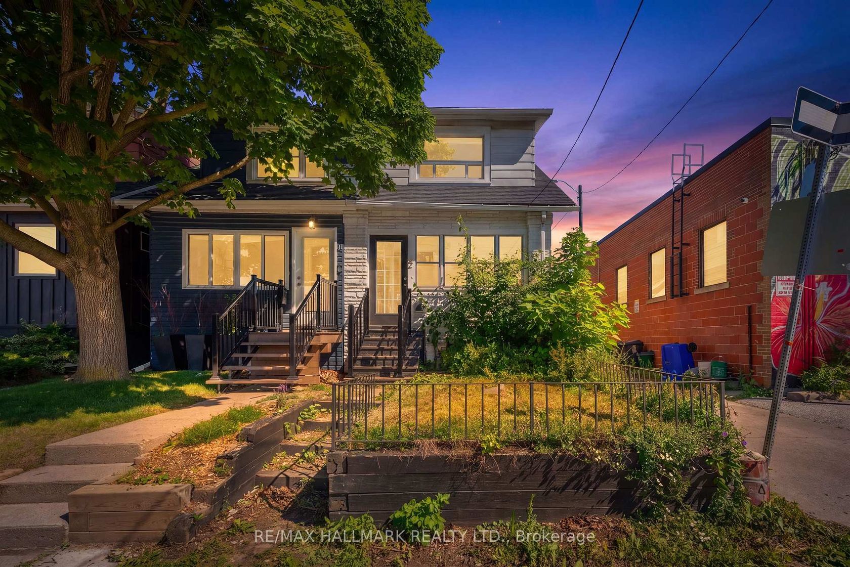 2 Amherst Avenue, Oakwood Village, Toronto photo 0