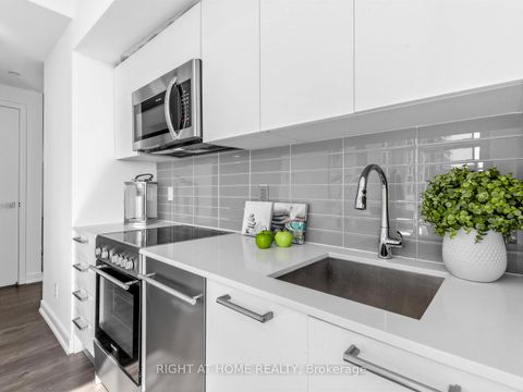 Photo 10 at 2504 - 28 Wellesley Street, Yonge Corridor, Toronto