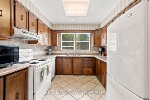 Photo 25 at 678 Lake Drive E, Historic Lakeshore Communities, Georgina