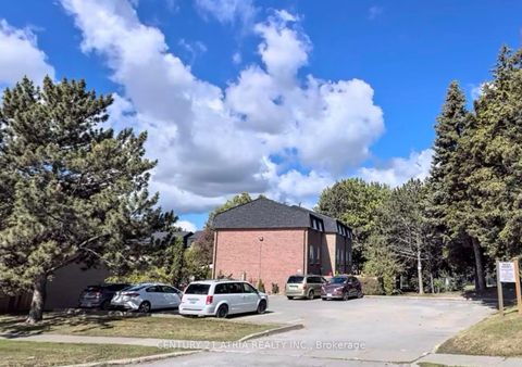 Photo 22 at 38 Henderson Drive, Aurora Highlands, Aurora