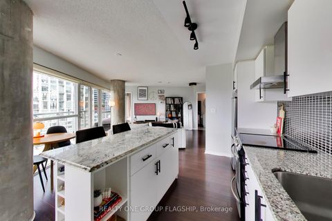 Photo 4 at 918 - 352 Front Street W, Waterfront Communities C1, Toronto
