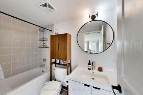 Photo 8 at 918 - 352 Front Street W, Waterfront Communities C1, Toronto