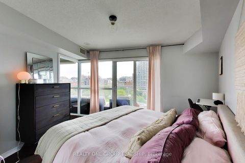 Photo 10 at 918 - 352 Front Street W, Waterfront Communities C1, Toronto