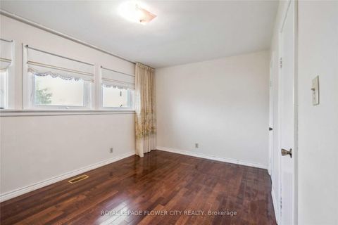 Photo 2 at 51 Hillside Avenue, Concord, Vaughan