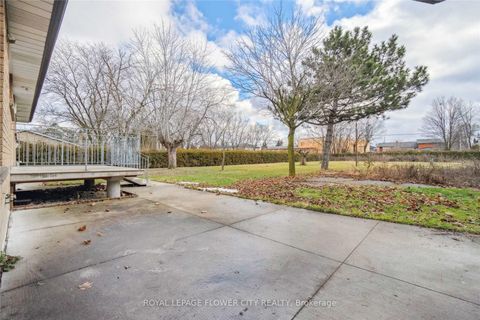 Photo 3 at 51 Hillside Avenue, Concord, Vaughan