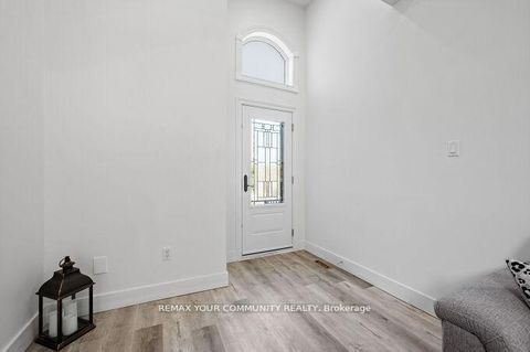 Photo 2 at 144 Broomlands Drive, Maple, Vaughan