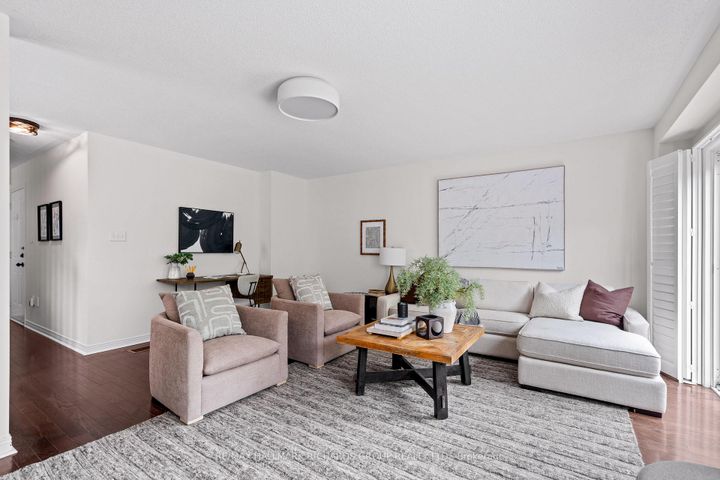 Photo 2 at 91 Wilkes Crescent, Birchmount, Toronto