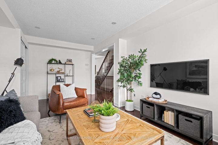 Photo 6 at 91 Wilkes Crescent, Birchmount, Toronto
