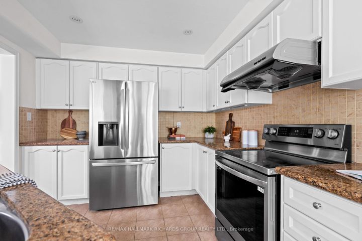 Photo 10 at 91 Wilkes Crescent, Birchmount, Toronto