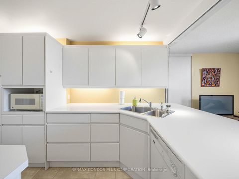 Photo 10 at 1903 - 299 Mill Road, Markland Wood, Toronto
