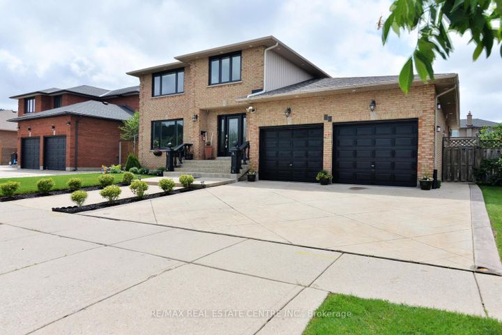Photo 1 at 43 Regalview Drive, Stoney Creek, Hamilton