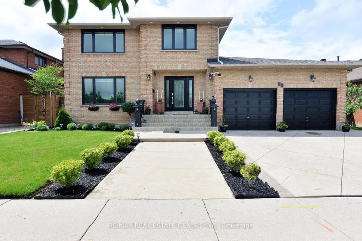 Photo 3 at 43 Regalview Drive, Stoney Creek, Hamilton