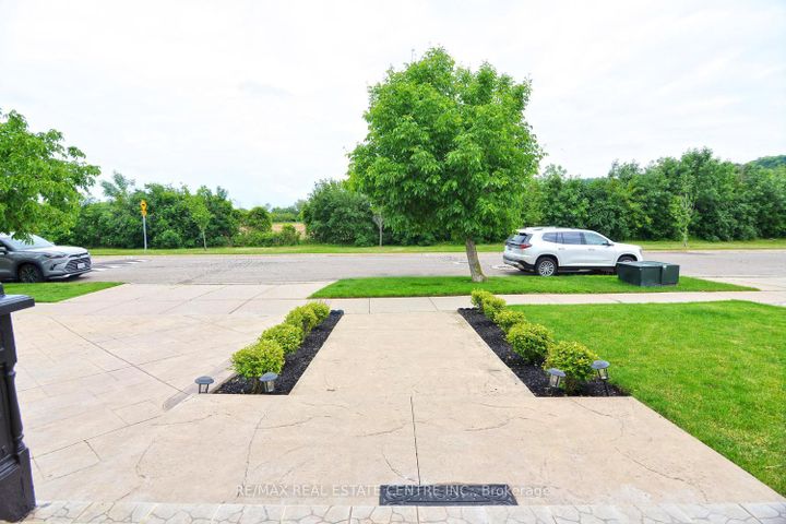 Photo 4 at 43 Regalview Drive, Stoney Creek, Hamilton