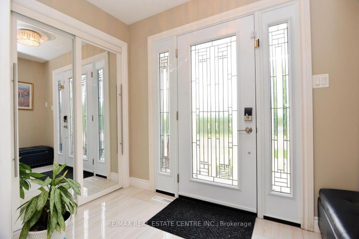 Photo 7 at 43 Regalview Drive, Stoney Creek, Hamilton