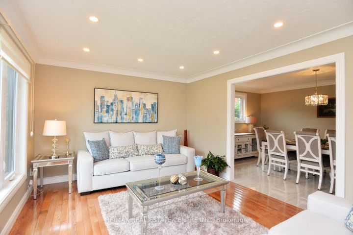 Photo 13 at 43 Regalview Drive, Stoney Creek, Hamilton