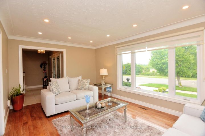 Photo 14 at 43 Regalview Drive, Stoney Creek, Hamilton