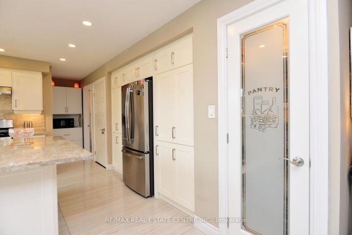Photo 19 at 43 Regalview Drive, Stoney Creek, Hamilton