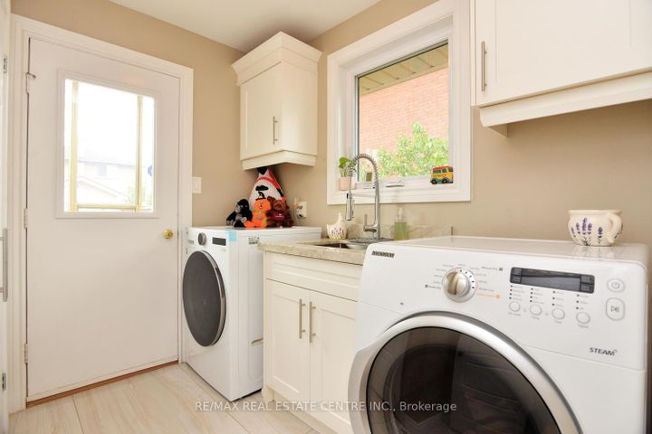 Photo 23 at 43 Regalview Drive, Stoney Creek, Hamilton