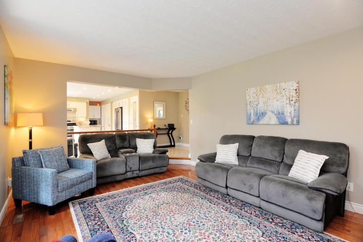 Photo 24 at 43 Regalview Drive, Stoney Creek, Hamilton