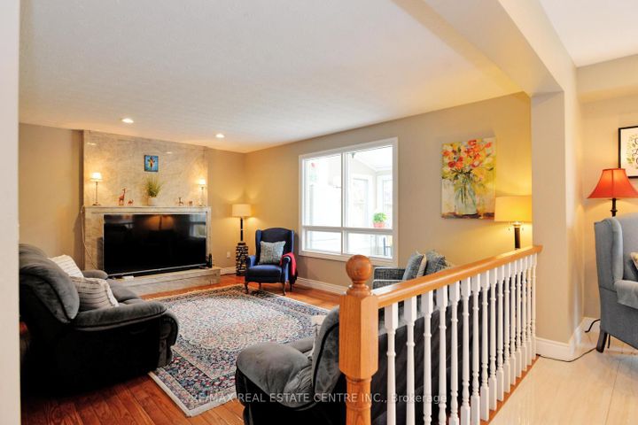 Photo 25 at 43 Regalview Drive, Stoney Creek, Hamilton