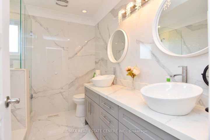 Photo 31 at 43 Regalview Drive, Stoney Creek, Hamilton