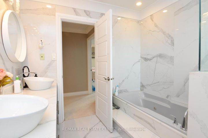 Photo 32 at 43 Regalview Drive, Stoney Creek, Hamilton