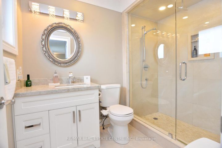 Photo 33 at 43 Regalview Drive, Stoney Creek, Hamilton