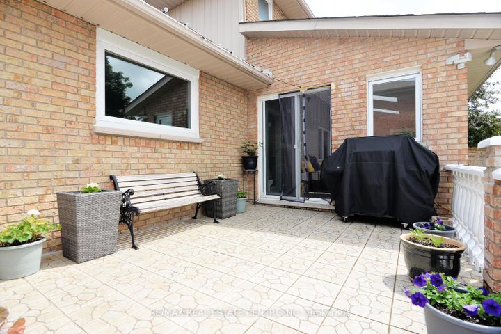 Photo 43 at 43 Regalview Drive, Stoney Creek, Hamilton