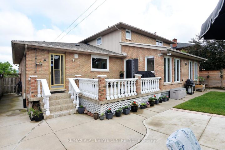 Photo 45 at 43 Regalview Drive, Stoney Creek, Hamilton